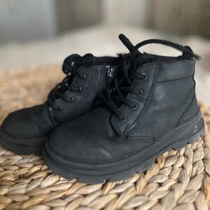 Black toddler boots, size 7